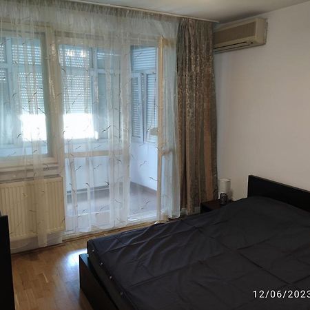 Fabian Central Apartment Букурещ Екстериор снимка