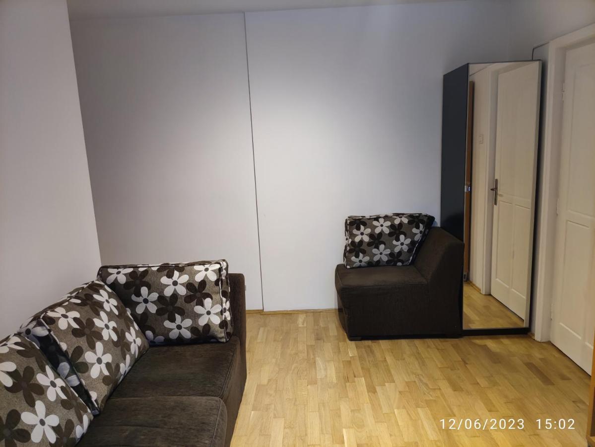 Fabian Central Apartment Букурещ Екстериор снимка